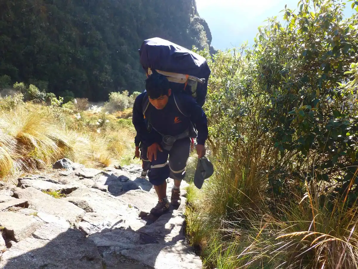 porteadores del camino del inca